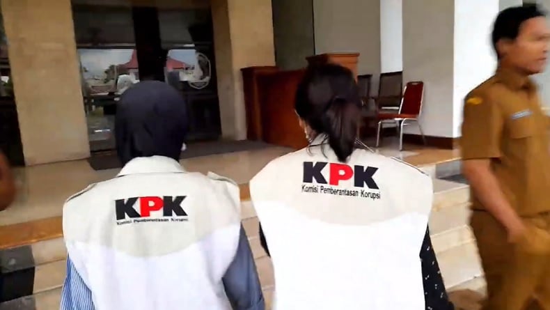Usai OTT Bupati Sugiri Sancoko, KPK Kembali Geledah Sejumlah Lokasi di Ponorogo