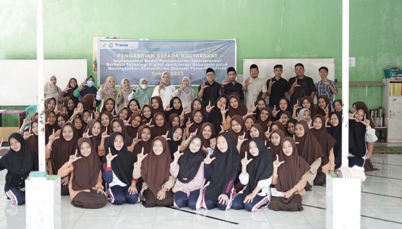 Implementasi Model Pembelajaran Santripreneur Dorong Kemandirian Ekonomi Santriwati Pasca-Pesantren