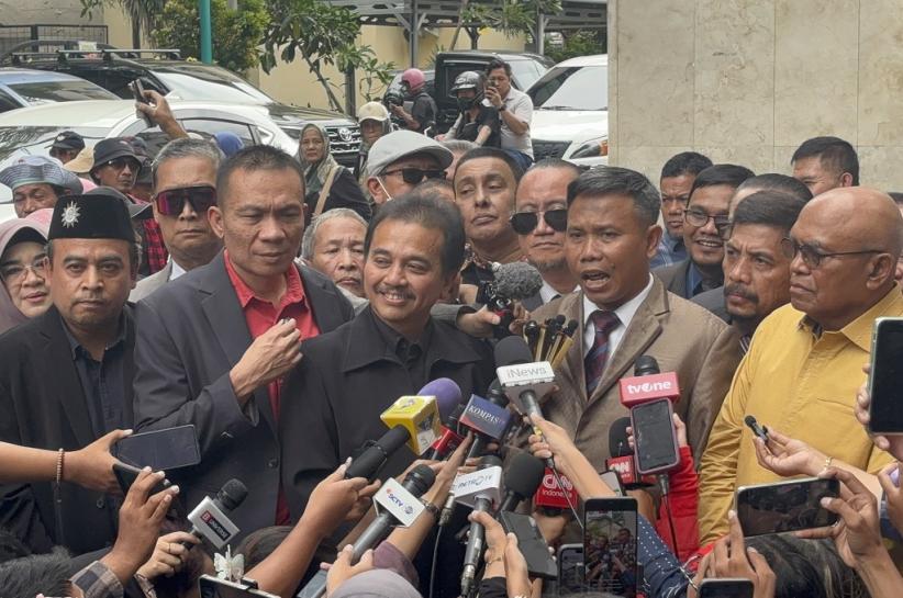 Senyum Roy Suryo Tak Ditahan usai Diperiksa Polisi 9 Jam: Terima Kasih Semuanya!