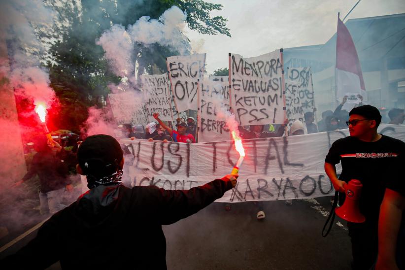 Aksi Suporter Timnas Indonesia Desak Revolusi Total PSSI - Bagian 4