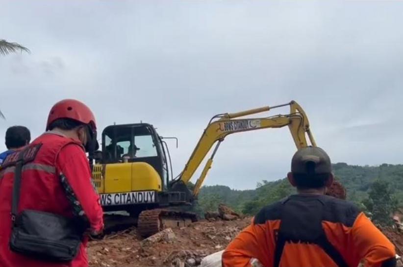 Penyebab Longsor Timbun Puluhan Orang di Cilacap, Kepala BPBD: Tanah Labil dan Hujan