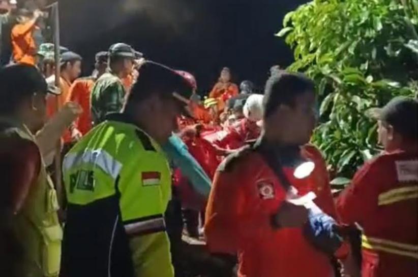 Identitas 2 Korban Tewas Tertimbun Longsor di Cilacap, 21 Orang Masih Hilang