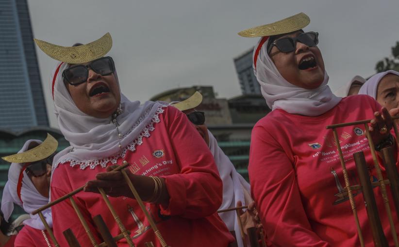 Ribuan Orang Kompak Bermain Angklung di Bundaran HI - Bagian 5