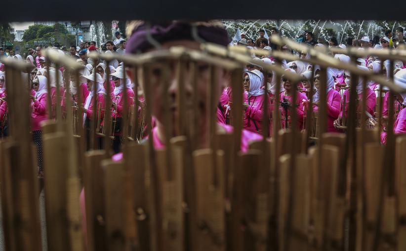 Ribuan Orang Kompak Bermain Angklung di Bundaran HI - Bagian 3