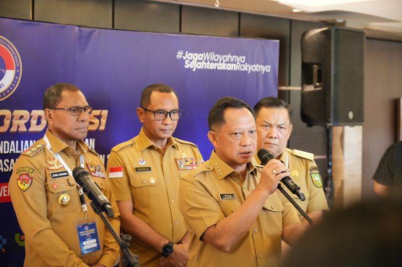 Menko Polkam dan Mendagri Tekankan Penguatan Sinergi Nasional dalam Pengelolaan Perbatasan - Bagian 4