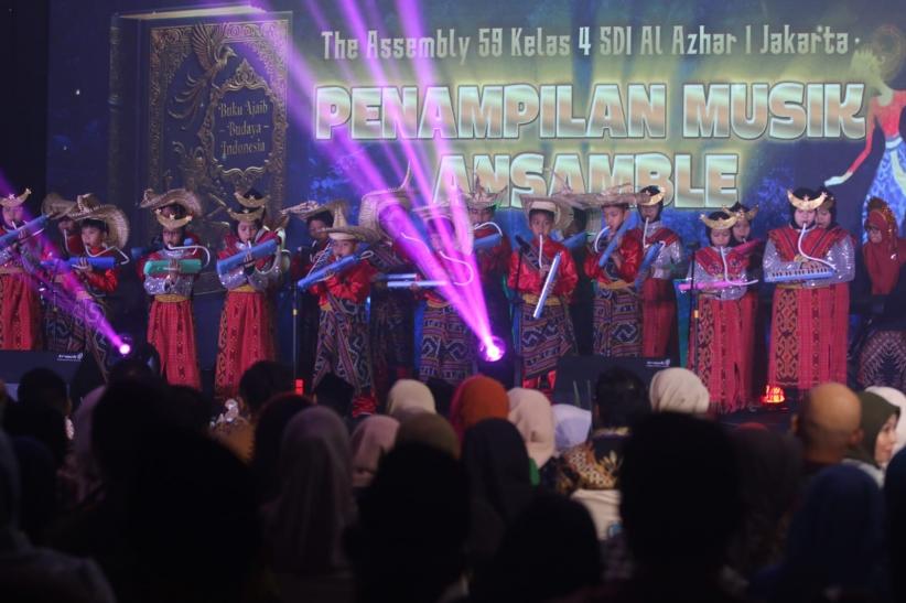 Pelajar SD Islam Al Azhar 1 Tampilkan Pertunjukan Seni dan Budaya - Bagian 4