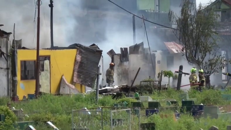 7 Rumah di Makassar Hangus Dilalap Api, Diduga Sengaja Dibakar saat Tawuran Pemuda