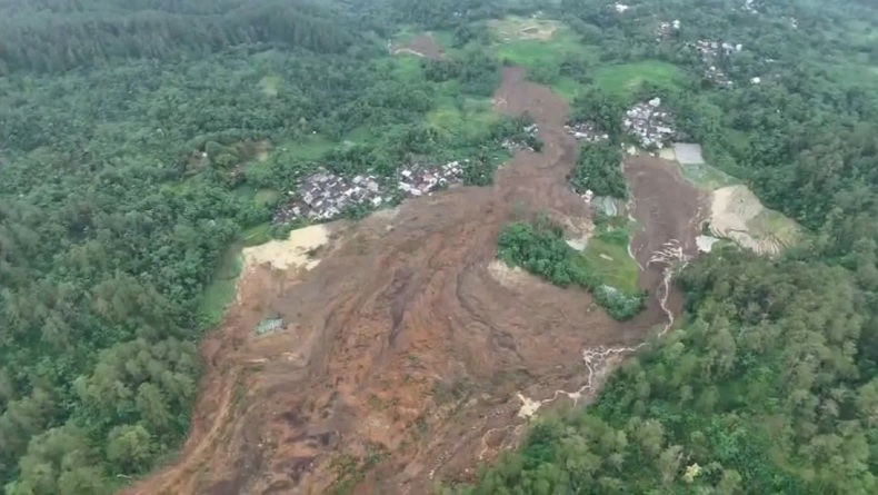 Longsor Besar Terjang Banjarnegara, Material Meluncur hingga 1 Kilometer