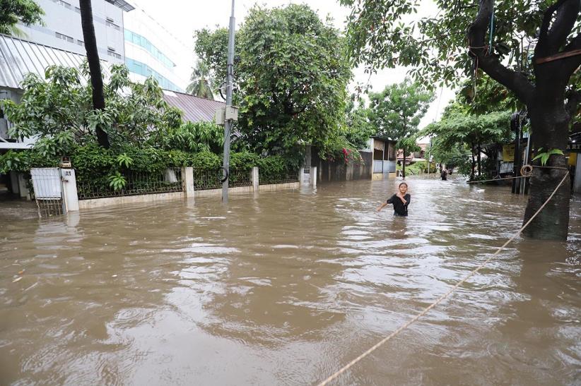 Banjir Rendam 13 RT di Jakarta Selatan - Bagian 5