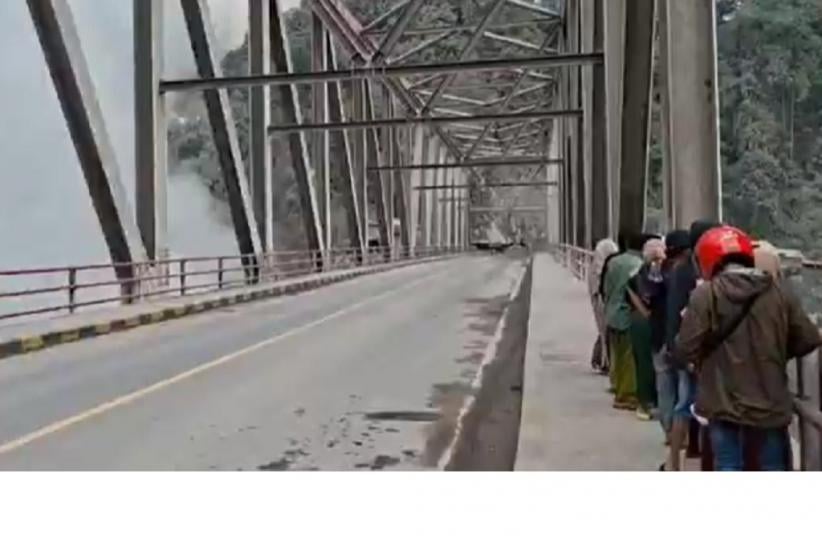 Banjir Lahar Erupsi Semeru di Sungai Leprak jadi Spot Wisata Dadakan