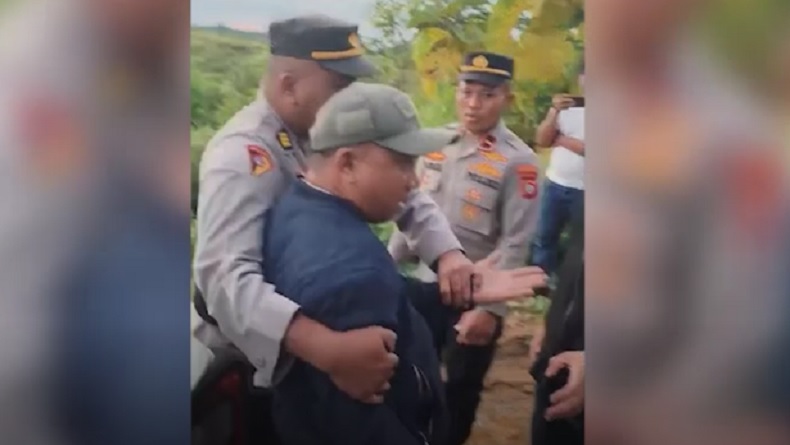 Menegangkan! Tenaga Ahli Bupati Pohuwato Melawan Saat Ditangkap Polisi