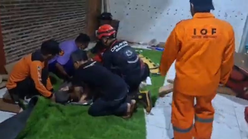 Lantai Dua Sekolah di Banyumas Ambruk saat Syukuran Hari Guru, 21 Orang Dilarikan ke RS