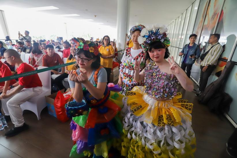 Momen Anak-Anak Disabilitas Tampilkan Permainan Angklung hingga Fashion Show - Bagian 3