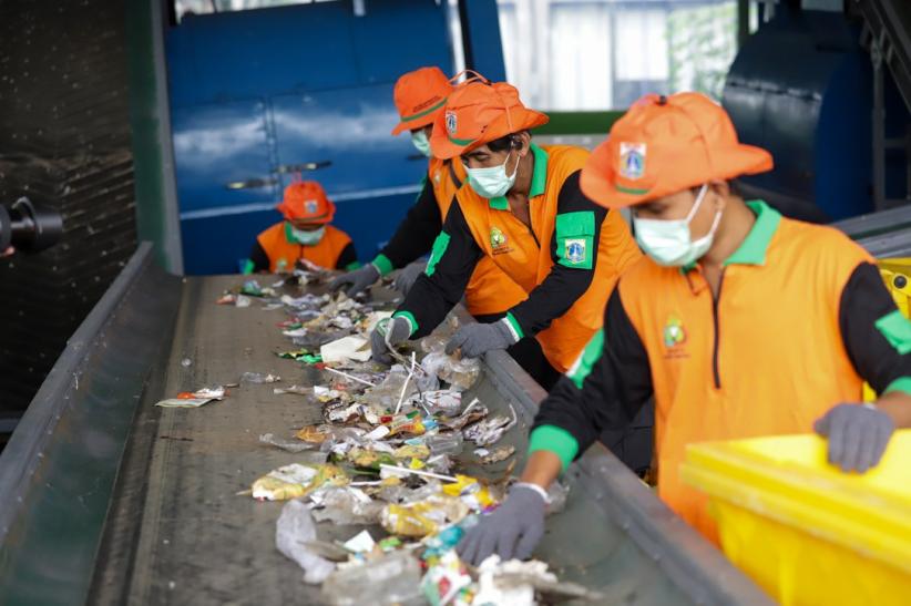TPS3R Sinergi Bersih Lenteng Agung Olah 40 Ton Sampah per Hari - Bagian 3