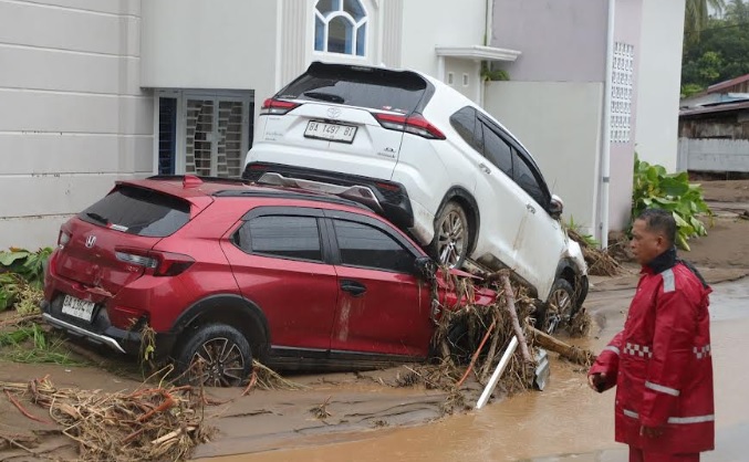 Banjir Bandang dan Longsor di Sumbar: 12 Orang Tewas, 12.000 Jiwa Terdampak