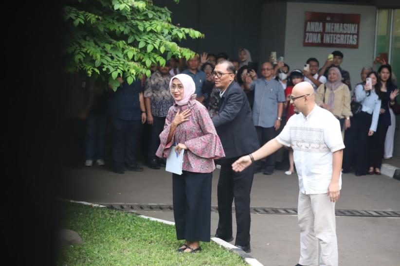 Momen Eks Dirut ASDP Ira Puspadewi Dibebaskan dari Penjara KPK - Bagian 2
