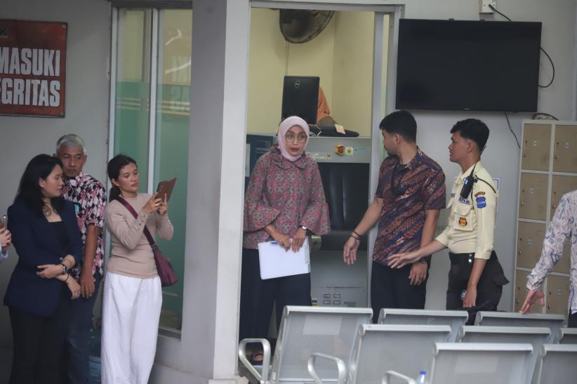Momen Eks Dirut ASDP Ira Puspadewi Dibebaskan dari Penjara KPK - Bagian 1