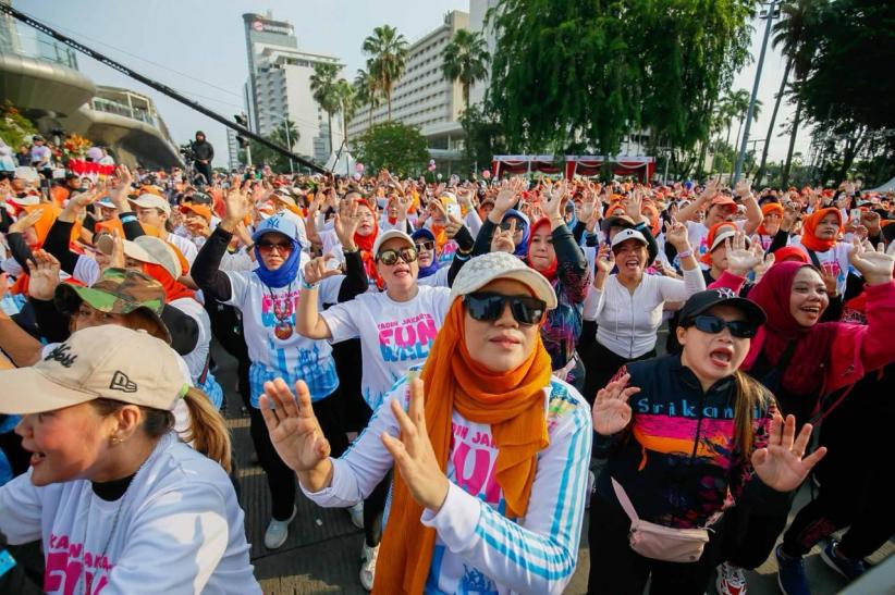 Antusiasme Warga Ikuti Fun Walk Meriahkan HUT ke-58 KADIN - Bagian 2