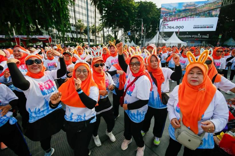 Antusiasme Warga Ikuti Fun Walk Meriahkan HUT ke-58 KADIN - Bagian 1