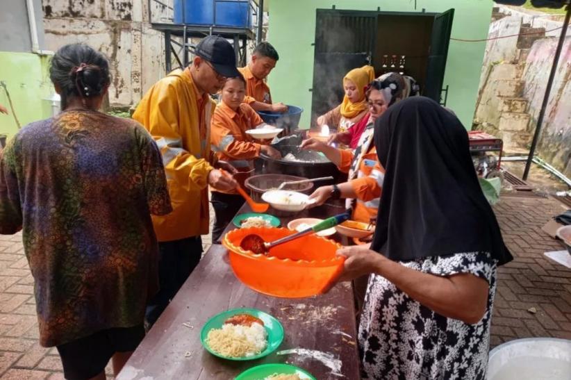 Pengiriman Bantuan untuk Korban Bencana di Tapanuli Selatan dengan Helikopter - Bagian 3