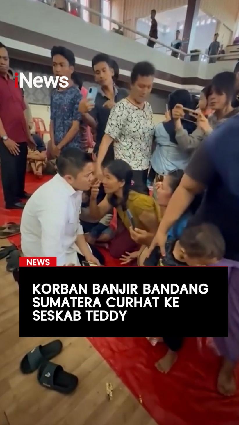 Korban Banjir Bandang Sumatera Curhat ke Seskab Teddy