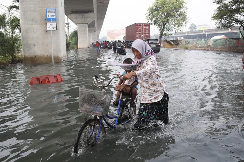 Banjir Rob Rendam Kawasan Jakarta Utara - Bagian 1