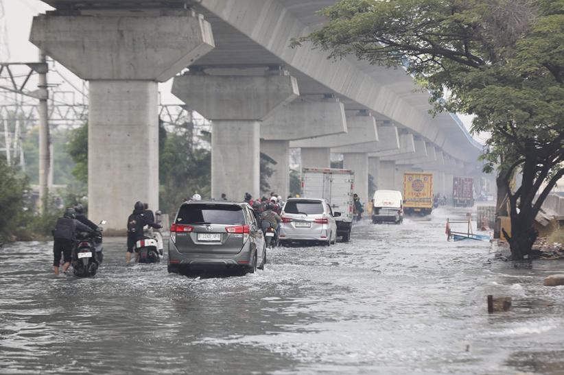 Banjir Rob Rendam Kawasan Jakarta Utara - Bagian 4