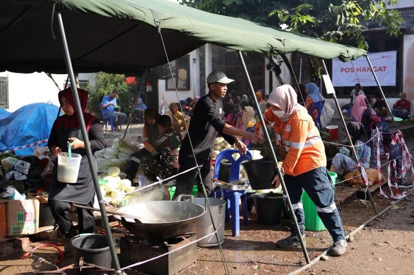 Pembangunan Dapur Umum di Posko Pengungsi Korban Bencana Sumut - Bagian 3