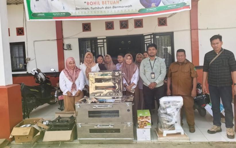 Dorong Kemandirian Ekonomi, PT SRL Salurkan Bantuan Perkakas Roti di Desa Bahtera Makmur