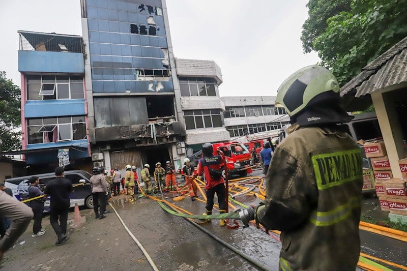 Foto-Foto Kebakaran Gedung Terra Drone di Cempaka Baru - Bagian 2