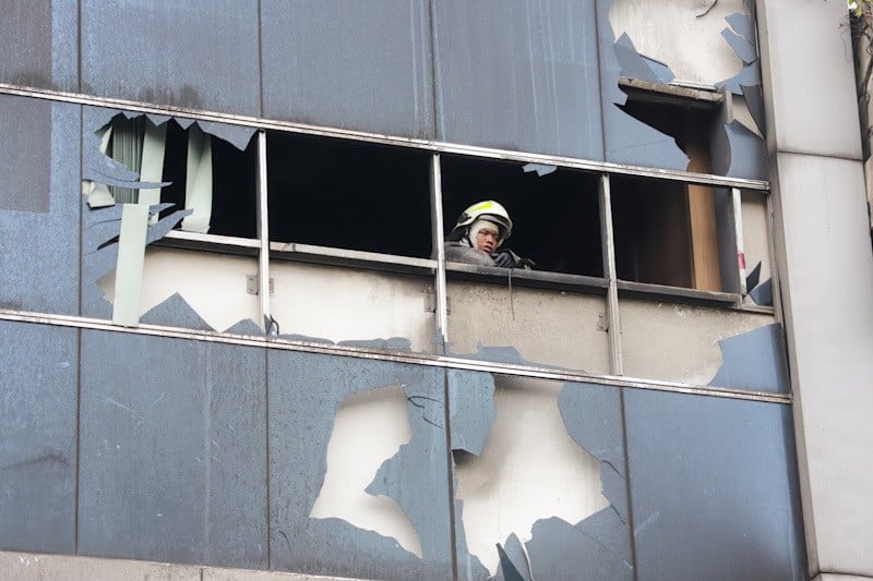 Foto-Foto Kebakaran Gedung Terra Drone di Cempaka Baru - Bagian 3