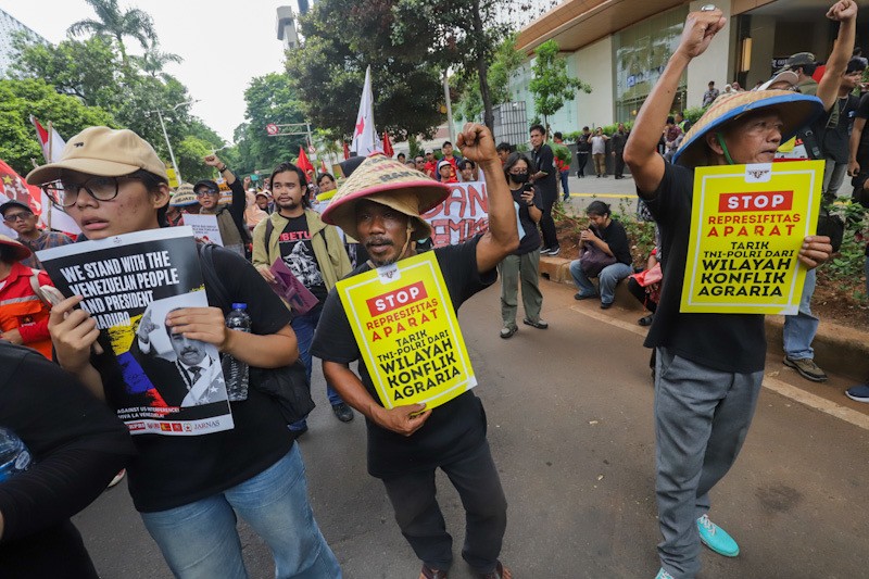 Aksi Hari HAM Sedunia, Massa Buruh Tuntut Upah Layak - Bagian 3