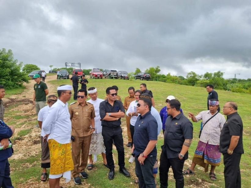 Izin Belum Lengkap, DPRD Badung Hentikan Sementara Operasional Paragliding di Kutuh