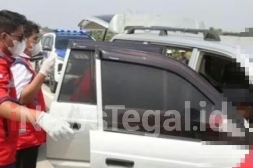 4 Orang Ditemukan Meninggal dalam Mobil Terparkir di Tol Tegal