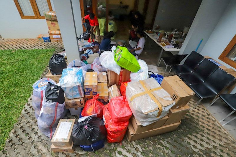 Relawan Berjibaku Siapkan Bantuan untuk Korban Bencana Aceh - Bagian 5