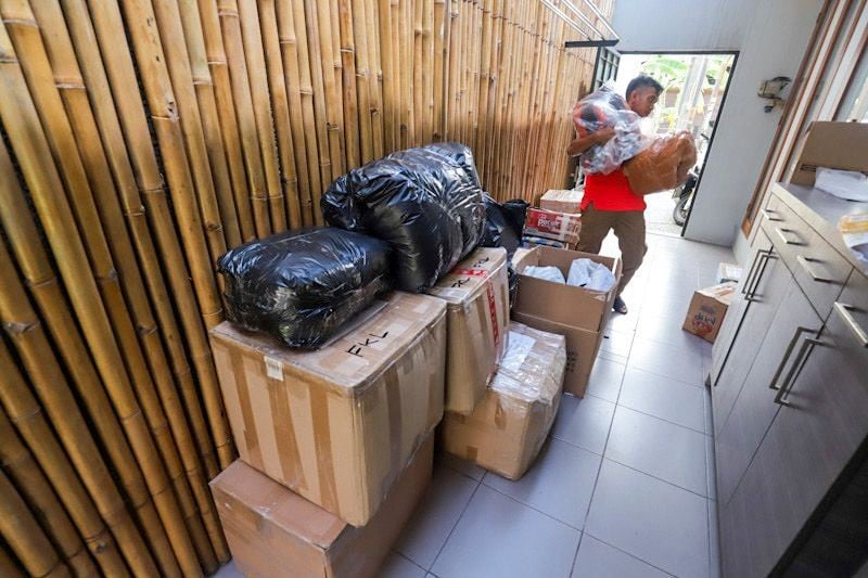 Relawan Berjibaku Siapkan Bantuan untuk Korban Bencana Aceh - Bagian 3