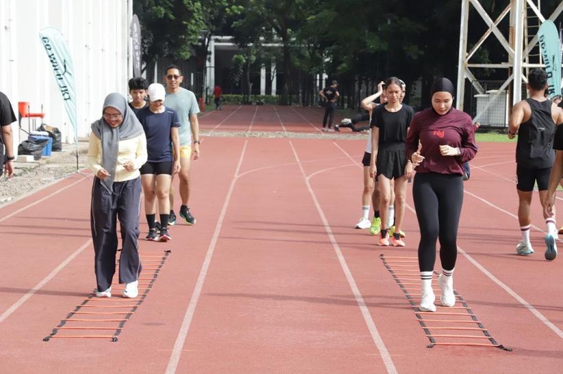 Melihat Pelari dari Ragam Komunitas Berlatih di Stadion Madya - Bagian 4