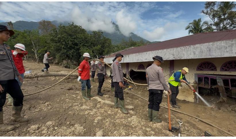 PT BRM Salurkan Bantuan Kemanusiaan di Kabupaten Tanah Datar dan Solok