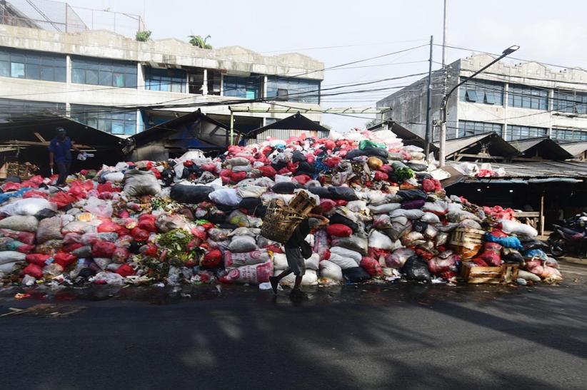 Bau Busuk! Ciputat Tangsel Dipenuhi Tumpukan Sampah - Bagian 3