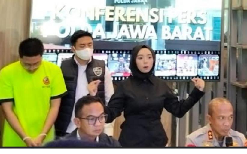 Penampakan Resbob Pakai Baju Tahanan usai jadi Tersangka Kasus Hina Suku Sunda