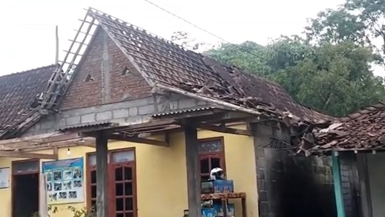 Angin Kencang Terjang Boyolali, 24 Rumah dan Atap Masjid Rusak