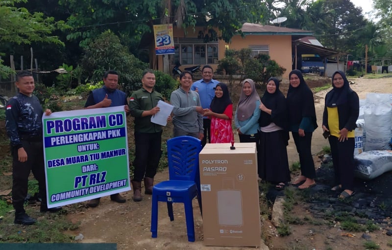 Jelang Akhir Tahun, PT Rimba Lazuardi Serahkan Bantuan Pengembangan Masyarakat