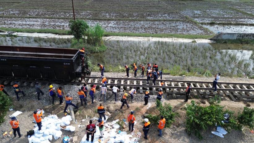 Terdampak Bencana, KAI Kebut Pemulihan 13 Titik Jalur Kereta di Sumatra