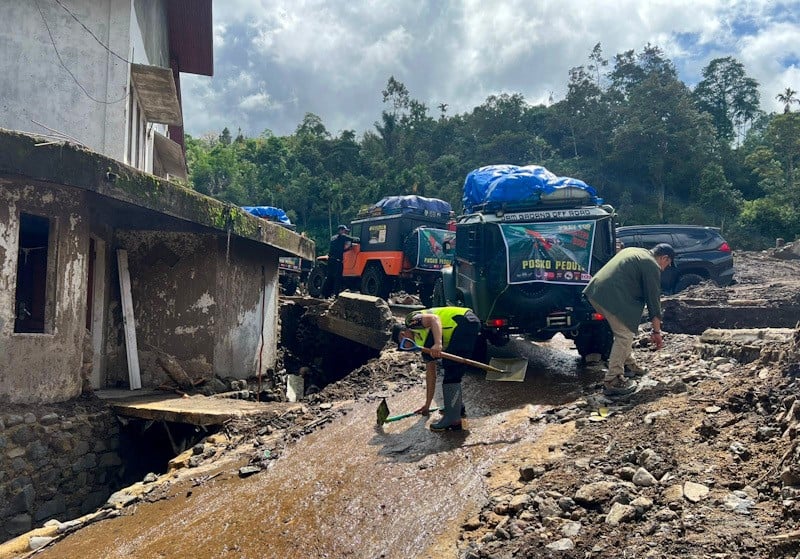 Akses Putus Total, JHL Foundation Tembus Lokasi Bencana di Agam via Jalur Offroad - Bagian 5