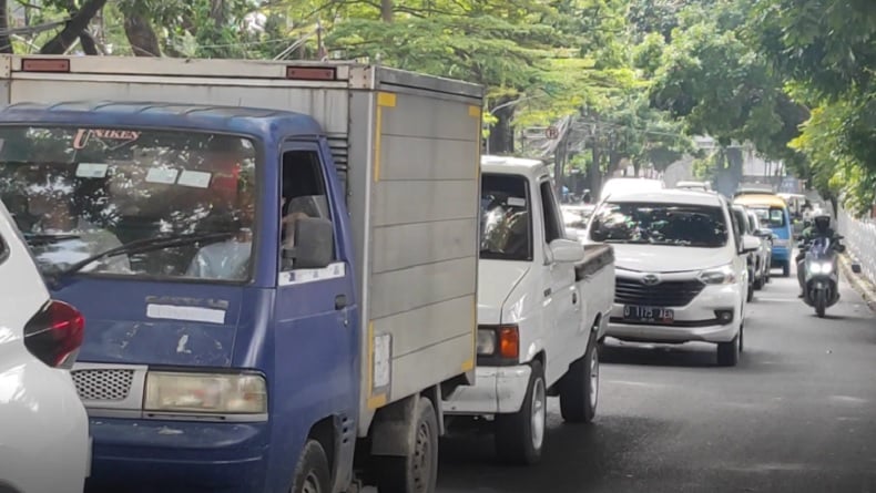 Hari Kedua Libur Natal, Jalur Wisata Bandung–Lembang Macet Parah hingga 3 Kilometer