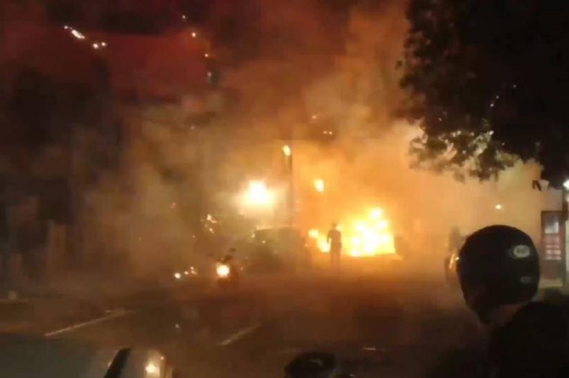 Rayakan Tahun Baru, 2 Kelompok Pemuda Saling Serang dengan Petasan dan Kembang Api di Gowa