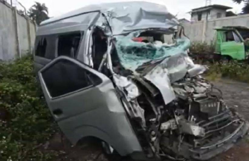 Kronologi Minibus Rombongan Guru Tabrak Truk di Tol Semarang, Penumpang Terlempar