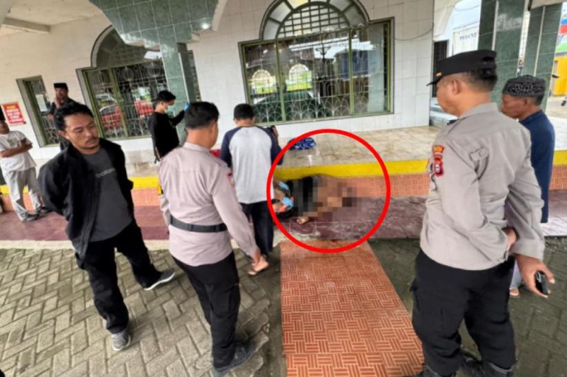 Mayat Pria Tanpa Identitas Ditemukan di Masjid Pangkep, Sempat Dibawa 7 OTK