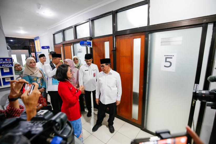 Pramono Anung Pastikan Puskesmas Perbatasan Layani Warga Sekitar Jakarta - Bagian 3