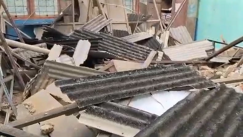 4 Ruangan SDN Tlagah 2 Bangkalan Ambruk Diterjang Angin Kencang dan Hujan Deras